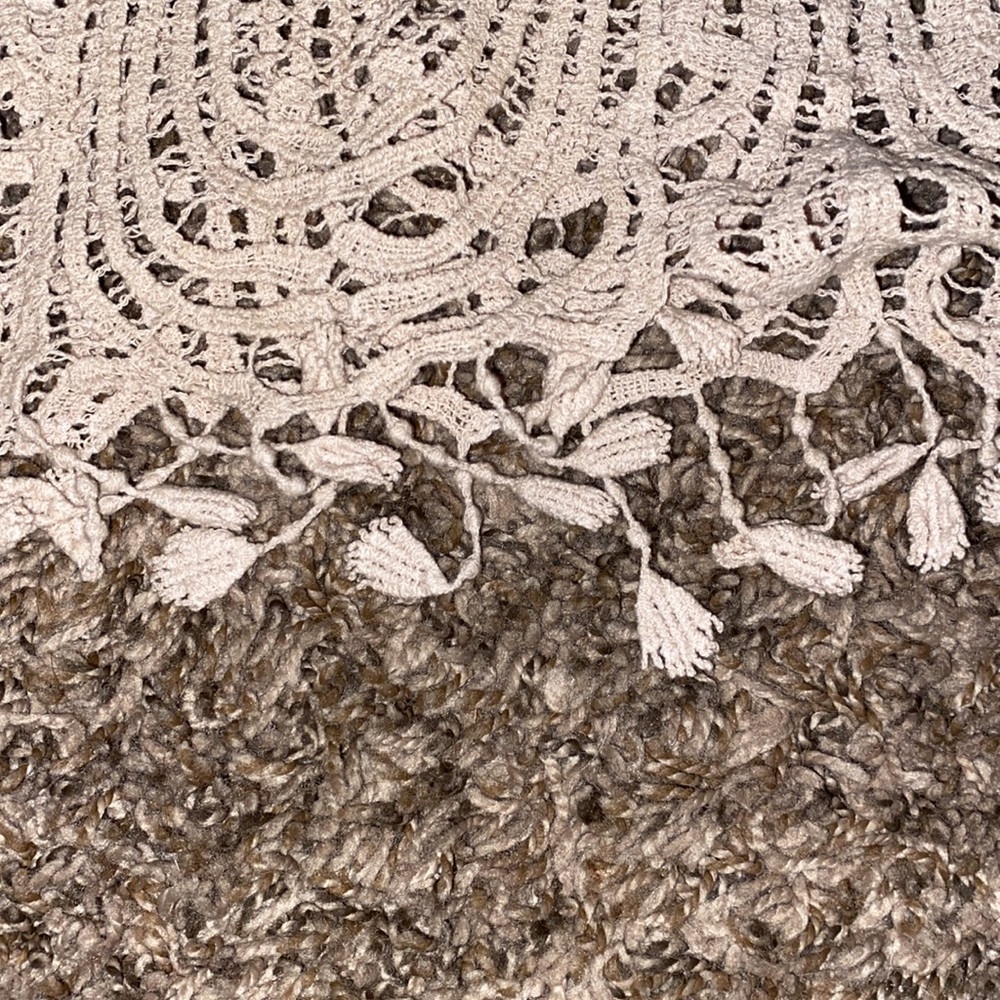 Net Laced - Picture 3 of 5